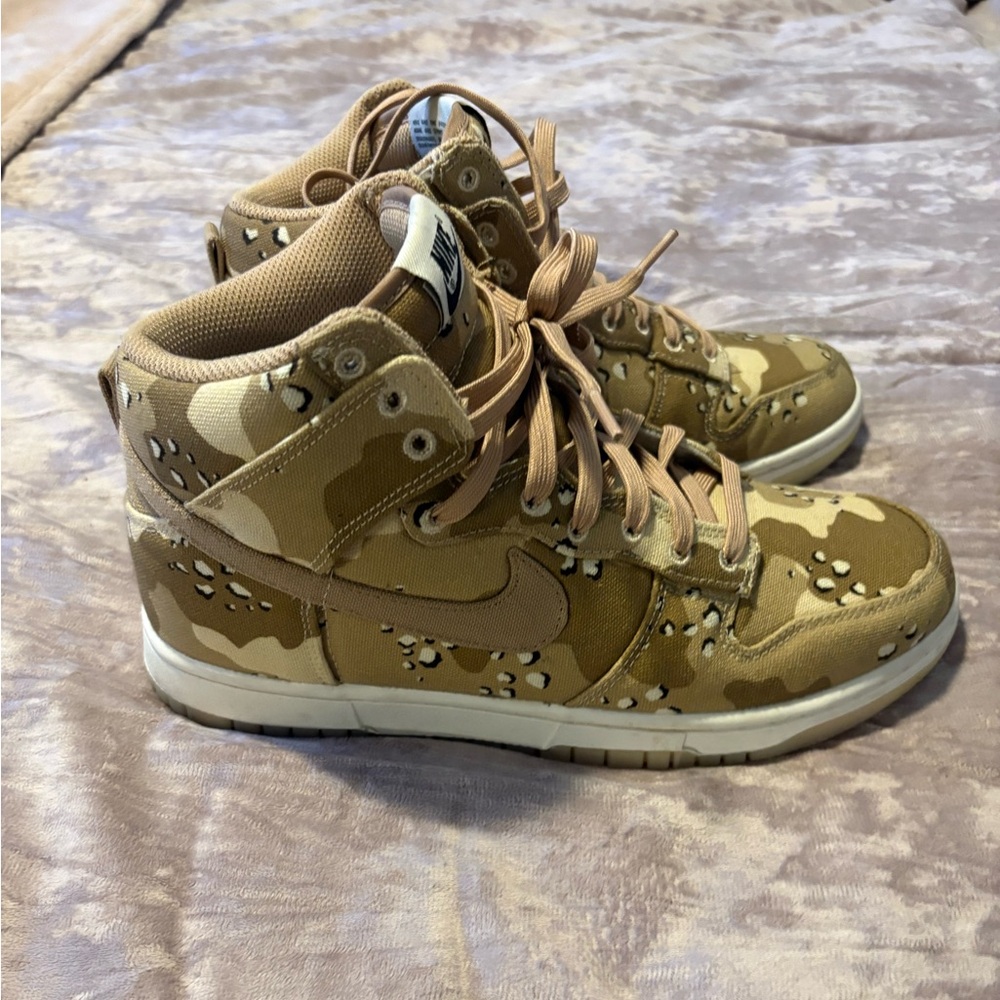Women  Camouflage High-Top Dunks